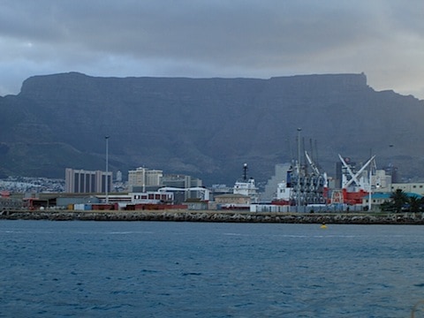 CT Harbour with Table Mountain